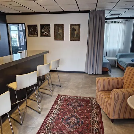 Chill 12 Hostal
